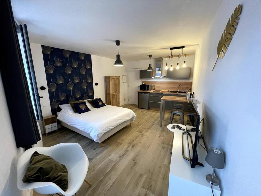 Alp Chartres - Cosy Studio Au Coeur De Chartres Avec Parking Экстерьер фото